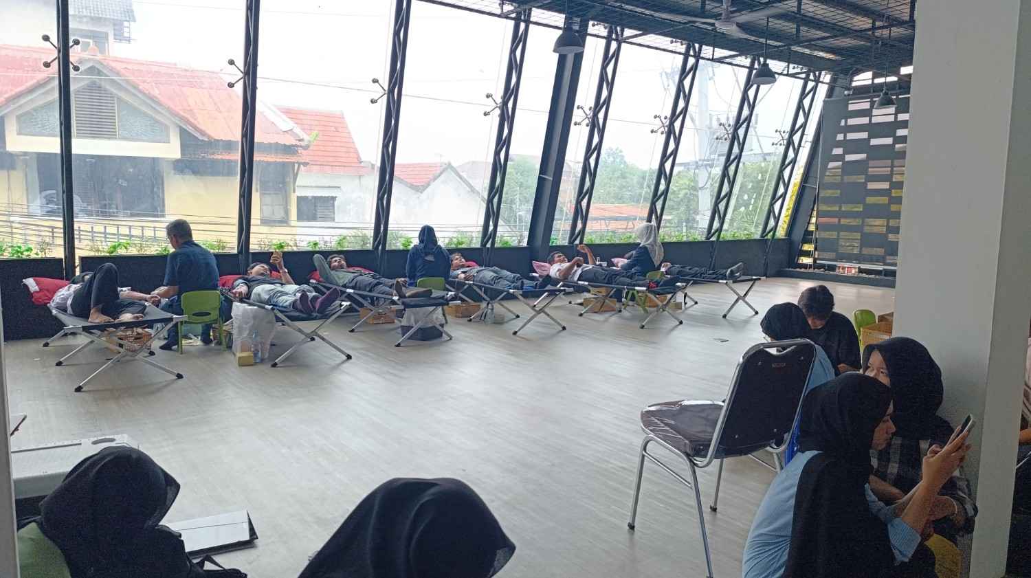 Pelaksanaan donor darah yang berlangsung bersama UDD PMI Provinsi Jateng